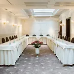 מלון Arcadia Boutique 4*